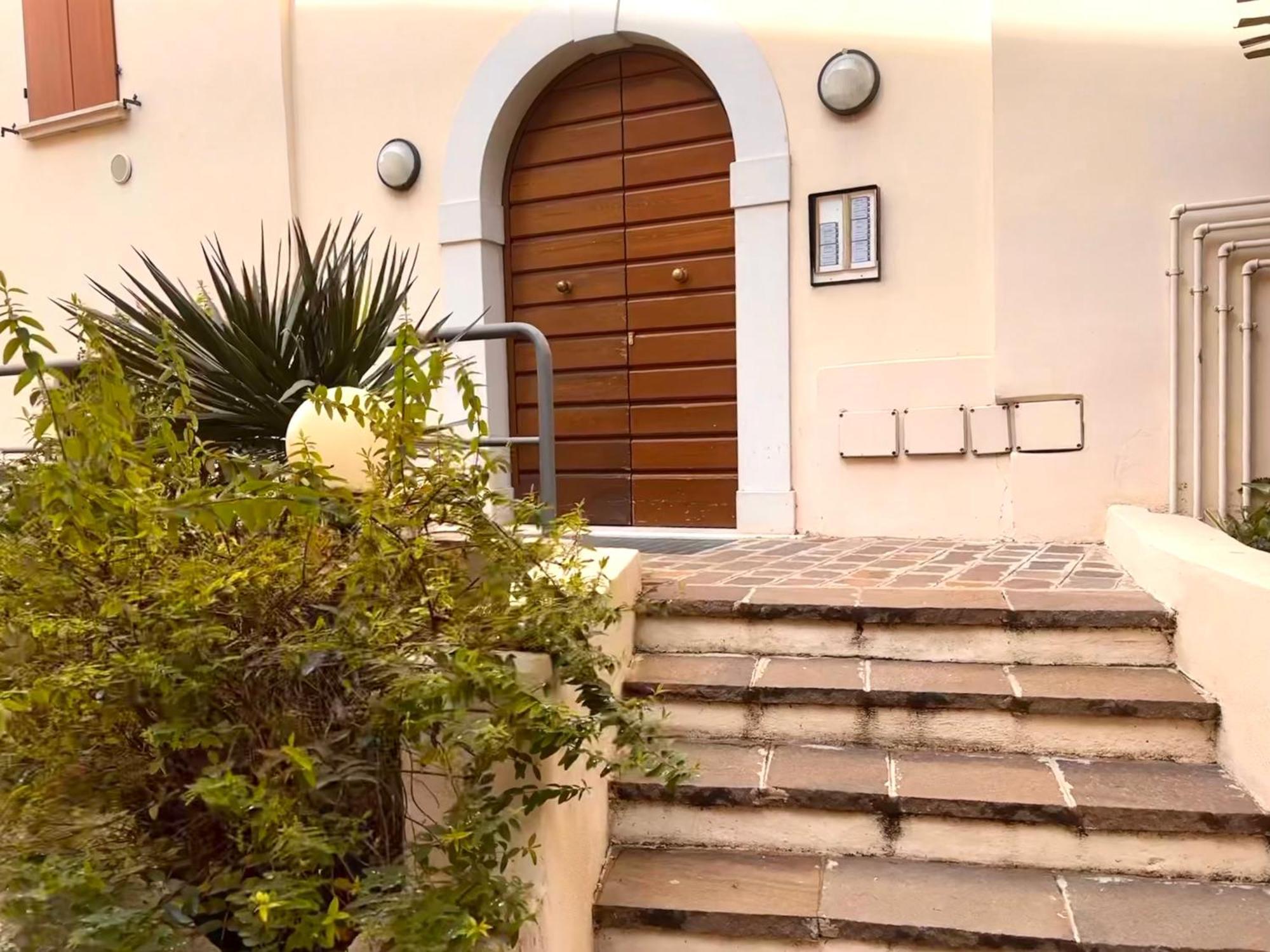 Apartamento Gioiello Deco Nel Centro Storico Desenzano del Garda Exterior foto